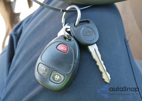 2011 Chevrolet Traverse Ls z USA, uszkodzony, nr VIN 1GNKREED2BJ189536